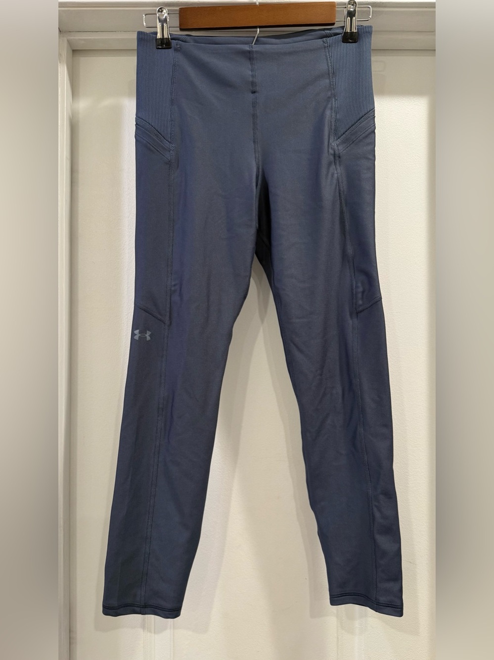 Under Armour Blue Athletic Compression Leggings  Size Medium